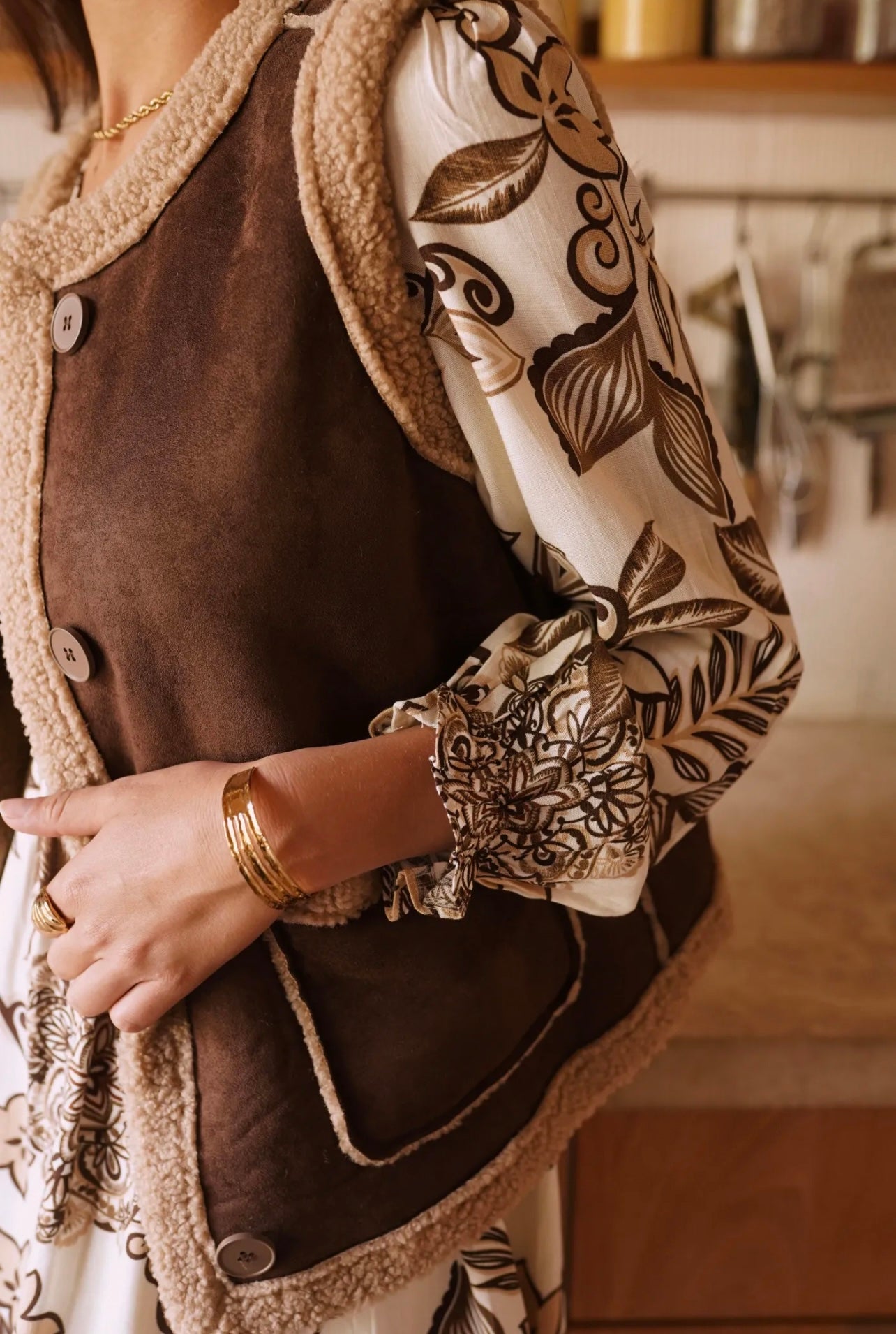 Gilet suédine et bouclette MILAN brun