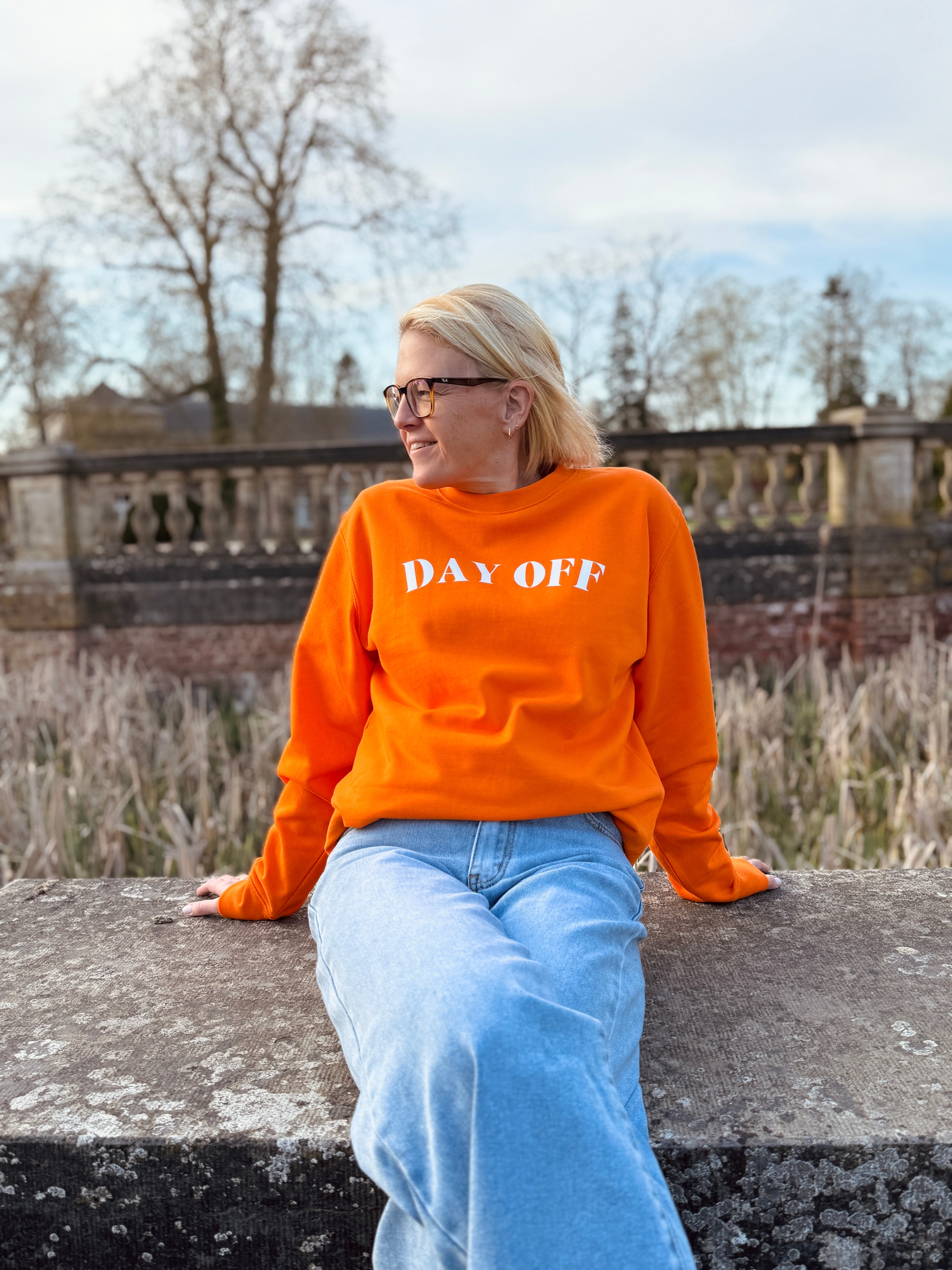 Sweat DAY OFF orange
