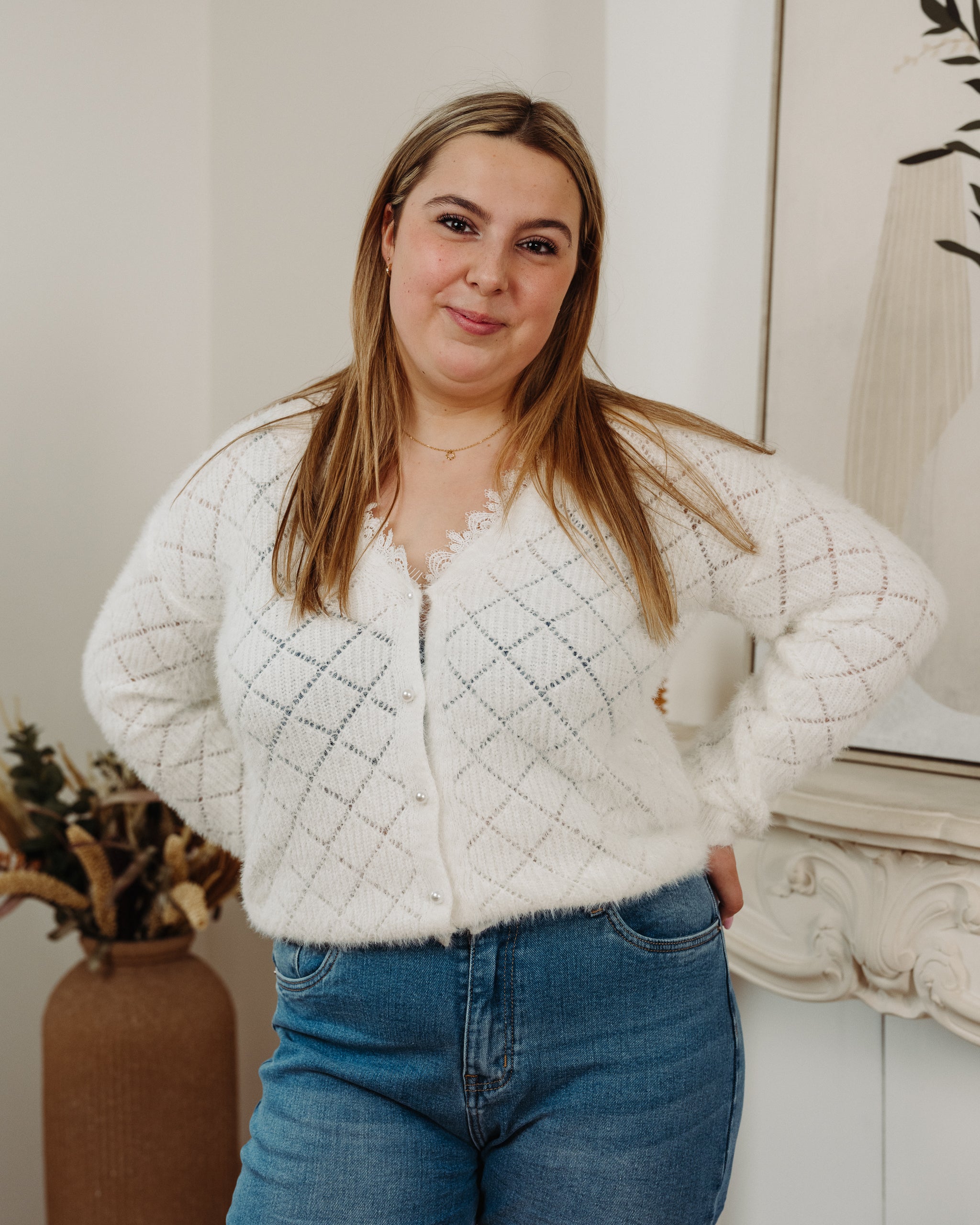 ADELINE Strickjacke mit Stickerei