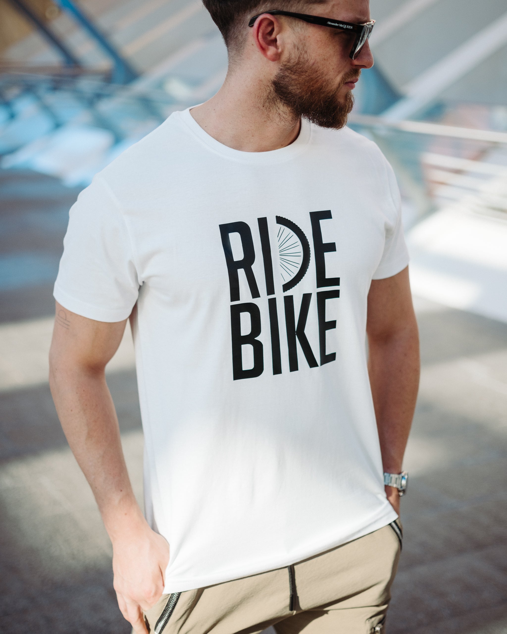 Weißes T-Shirt RIDE BIKE