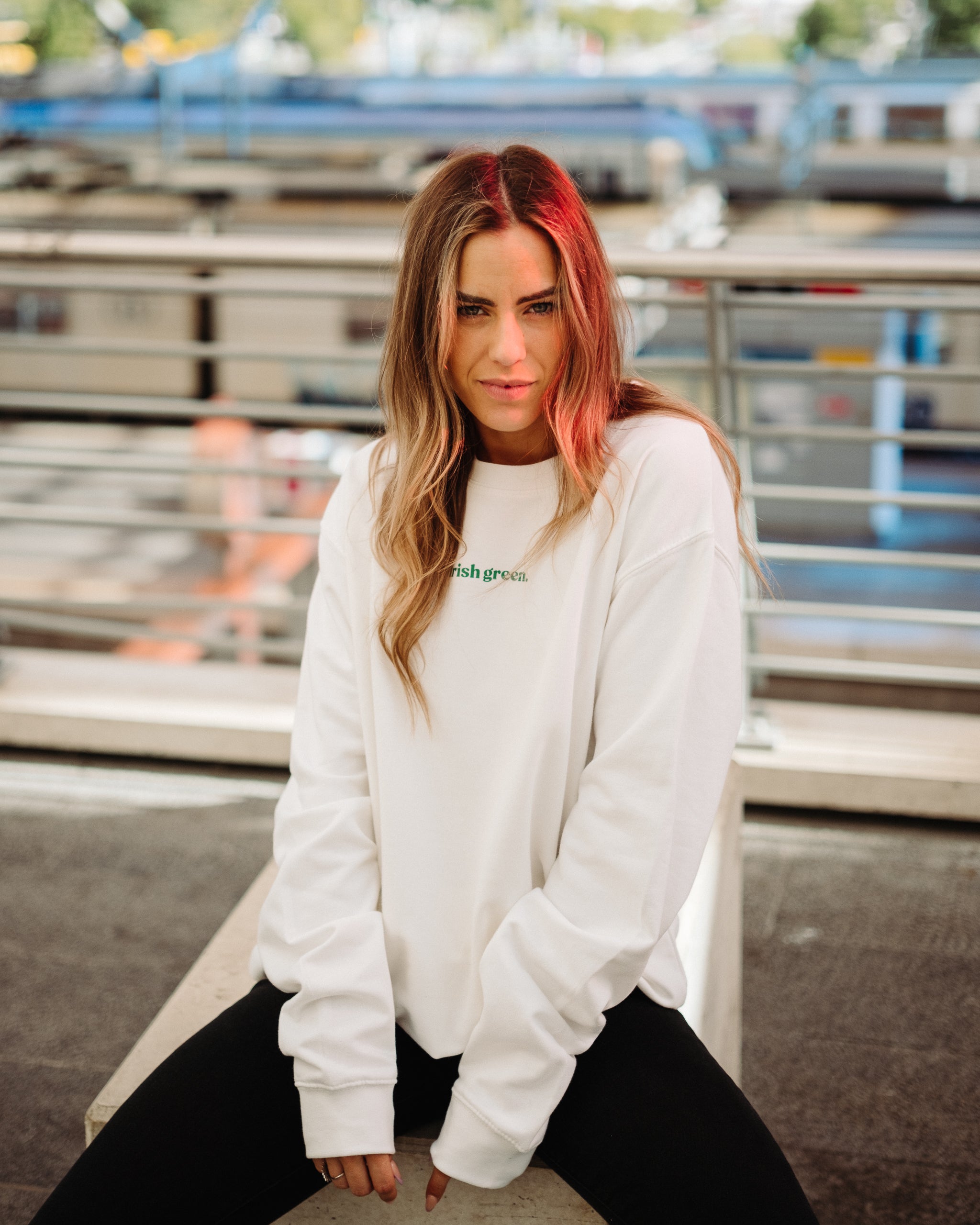 Grünes LOVE-Sweatshirt