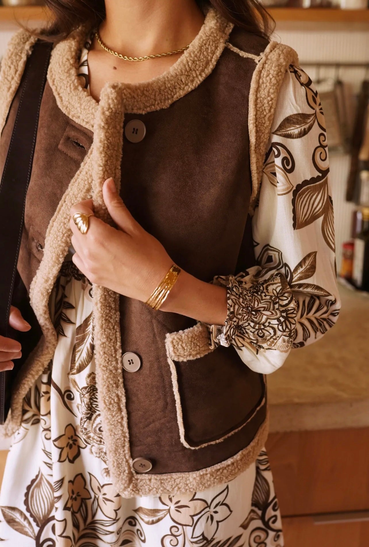 Gilet suédine et bouclette MILAN brun