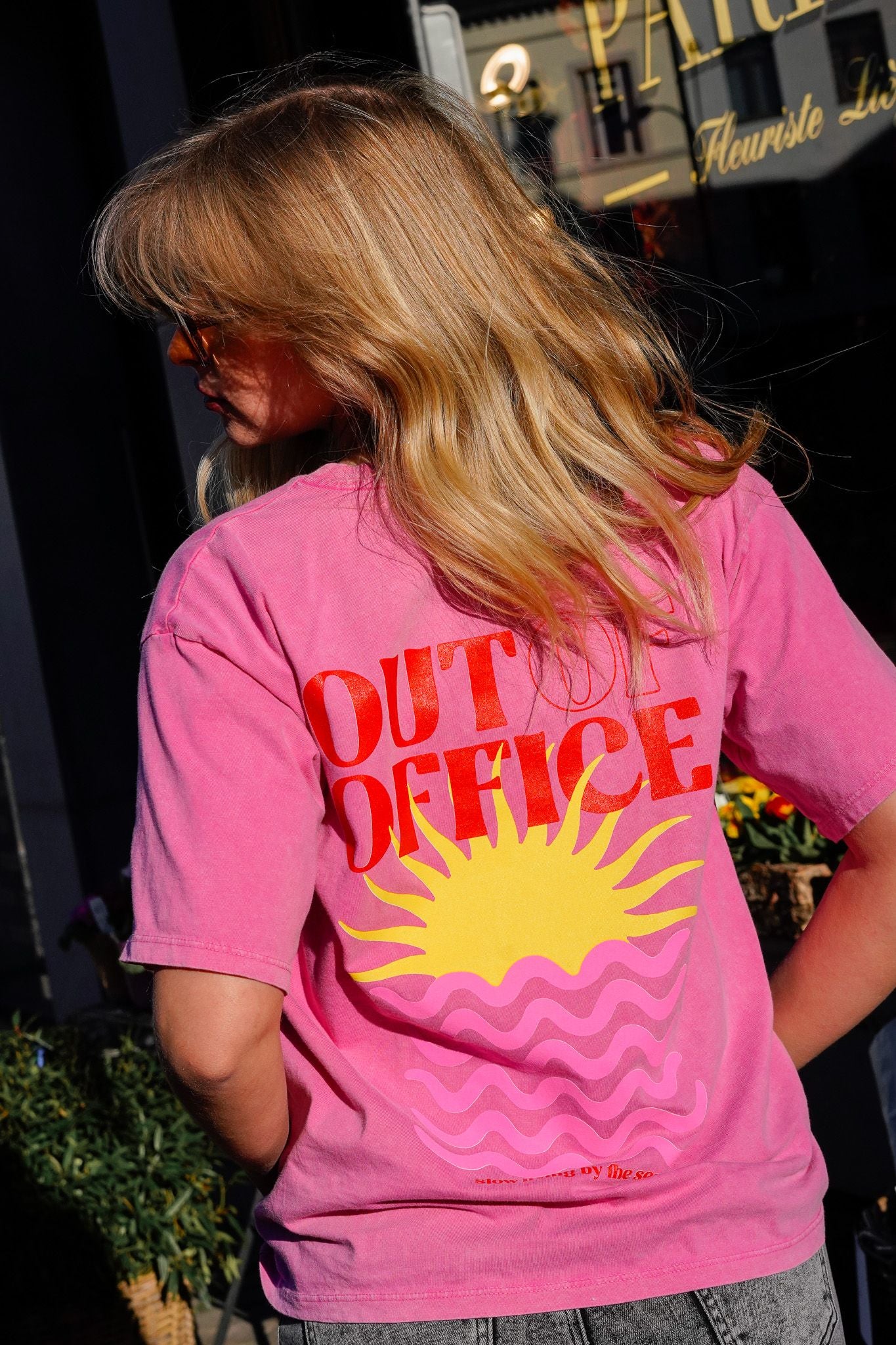 Tee-shirt OUT OF OFFICE rose (slow living by the sea)