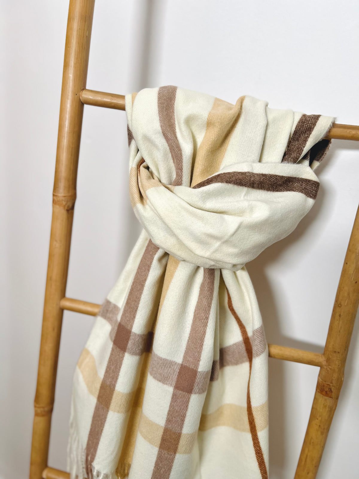 Echarpe à carreaux crème marron et beige avec franges