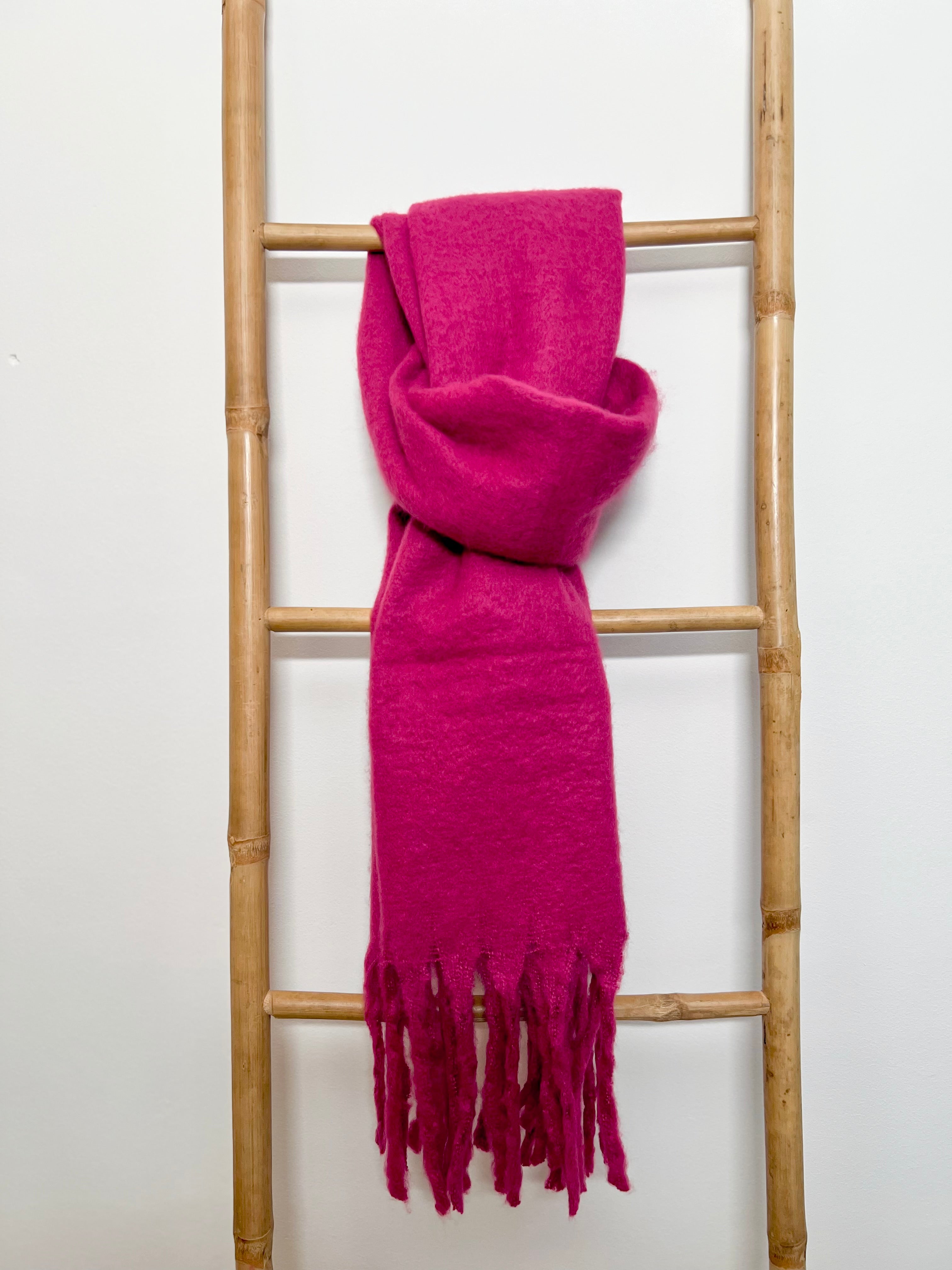 Écharpe recyclée cyclamen avec franges