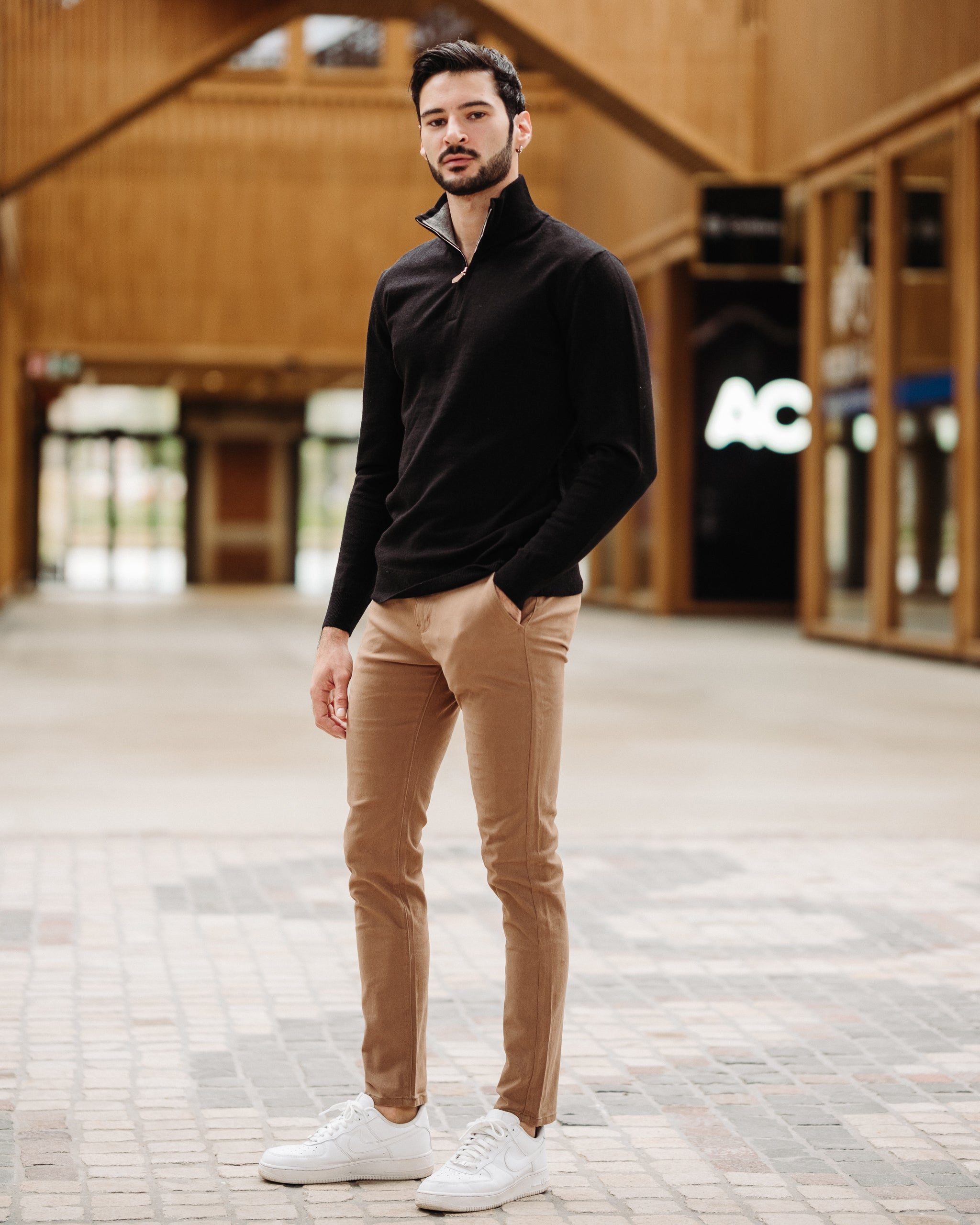 Schwarzer OSCAR-Pullover