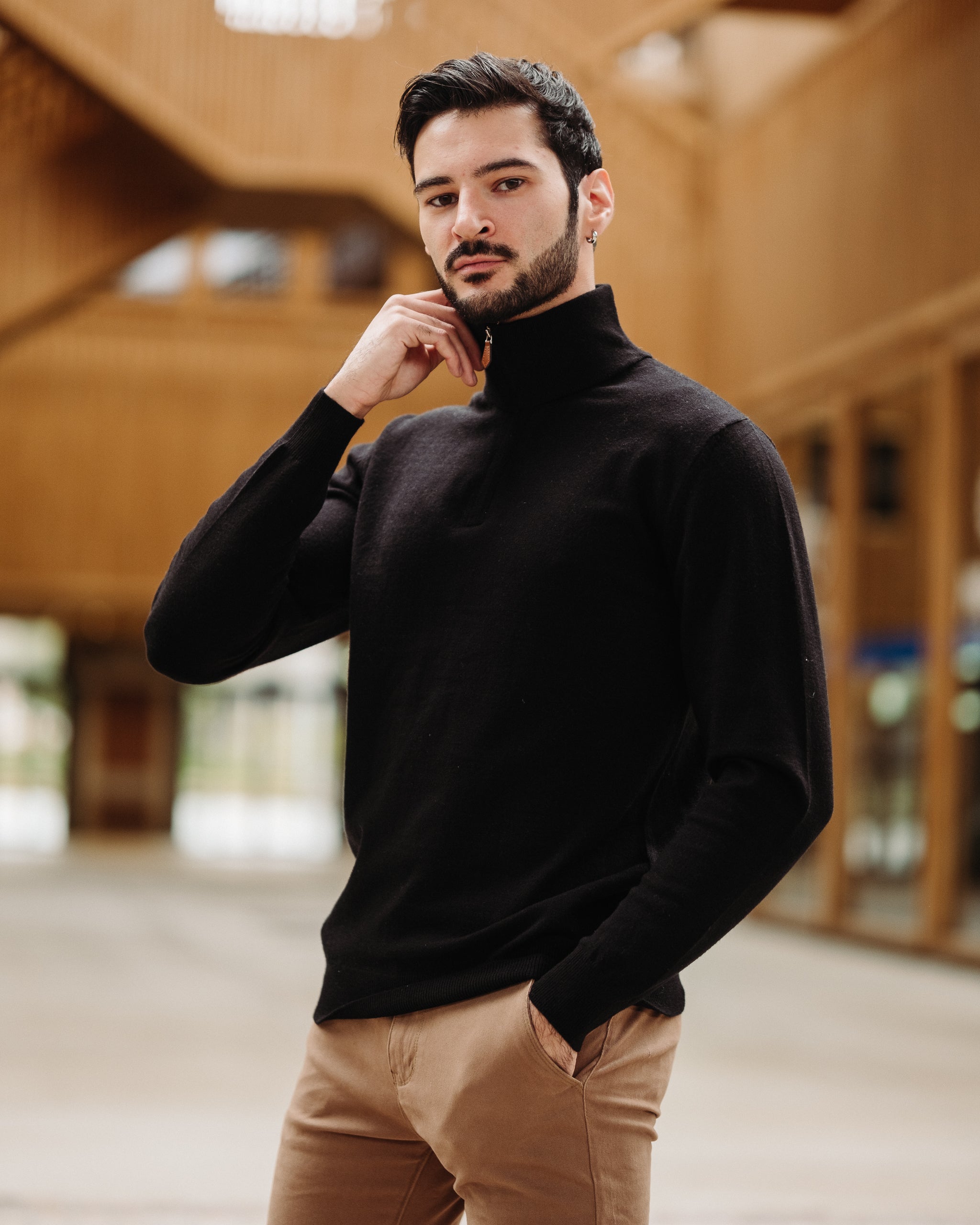 Schwarzer OSCAR-Pullover