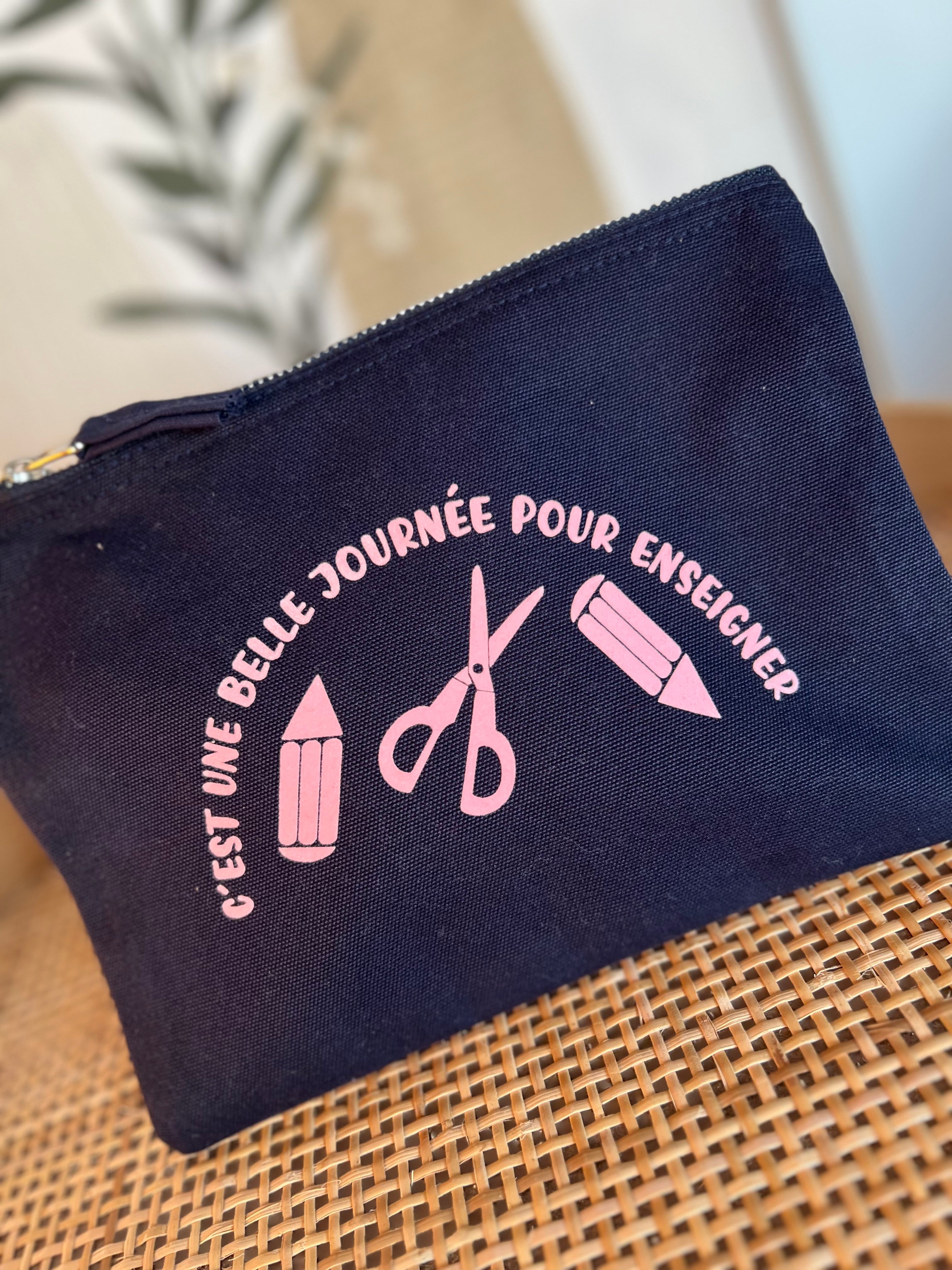 Pochette C'EST UNE BELLE JOURNEE POUR ENSEIGNER (3couleurs)