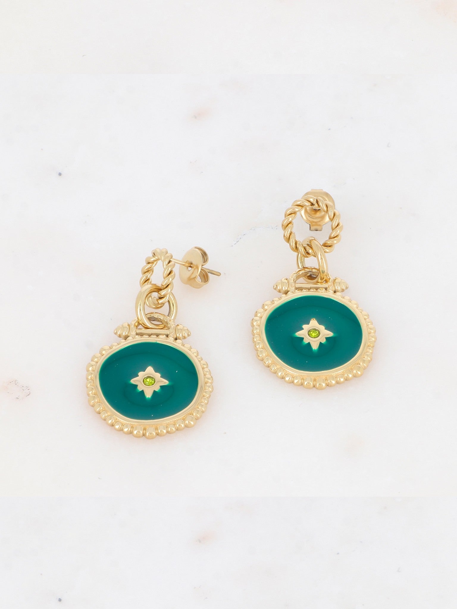Boucles d'oreilles pendantes à émail vert