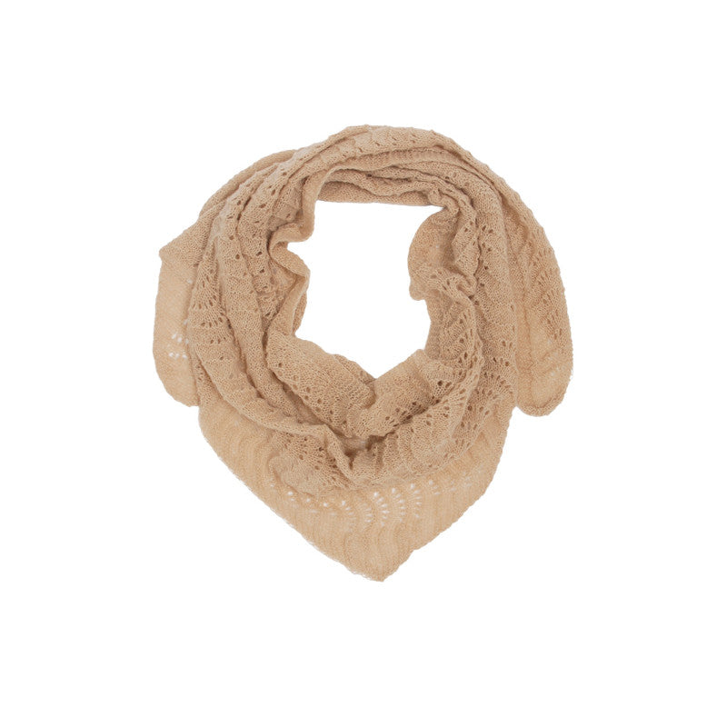 Foulard triangulaire en crochet beige foncé (taupe)