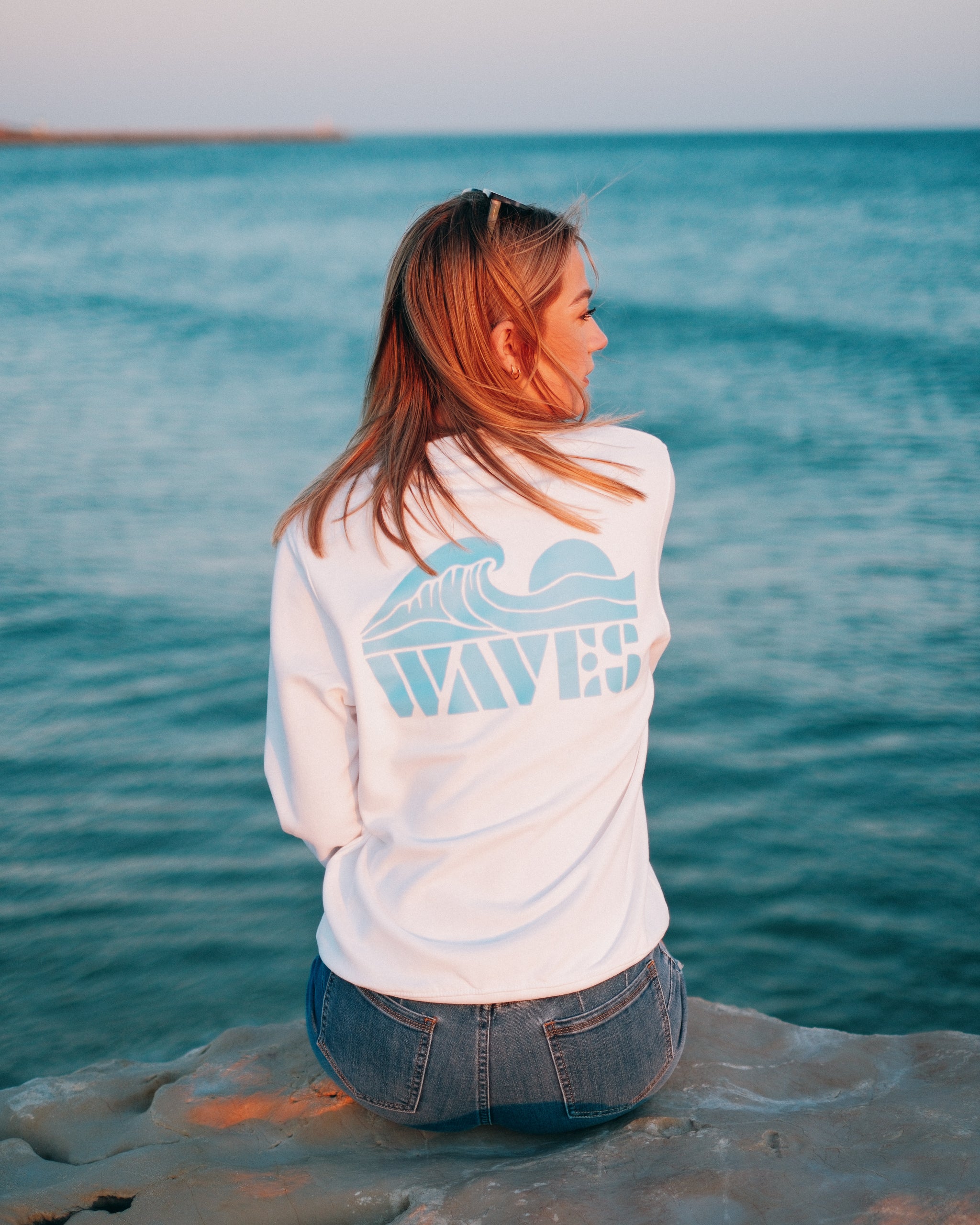WAVES-sweatshirt