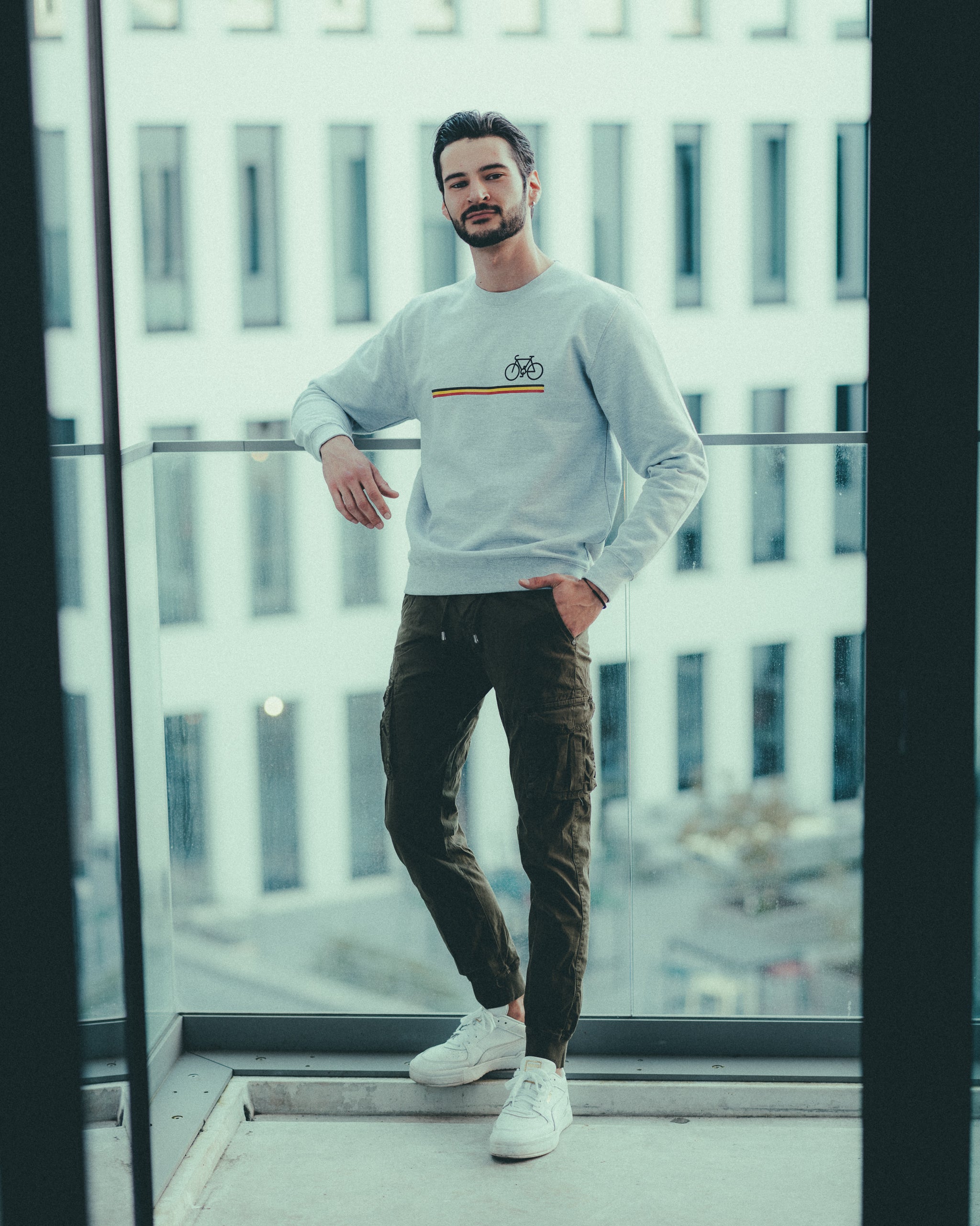 Graues BIKE-Sweatshirt