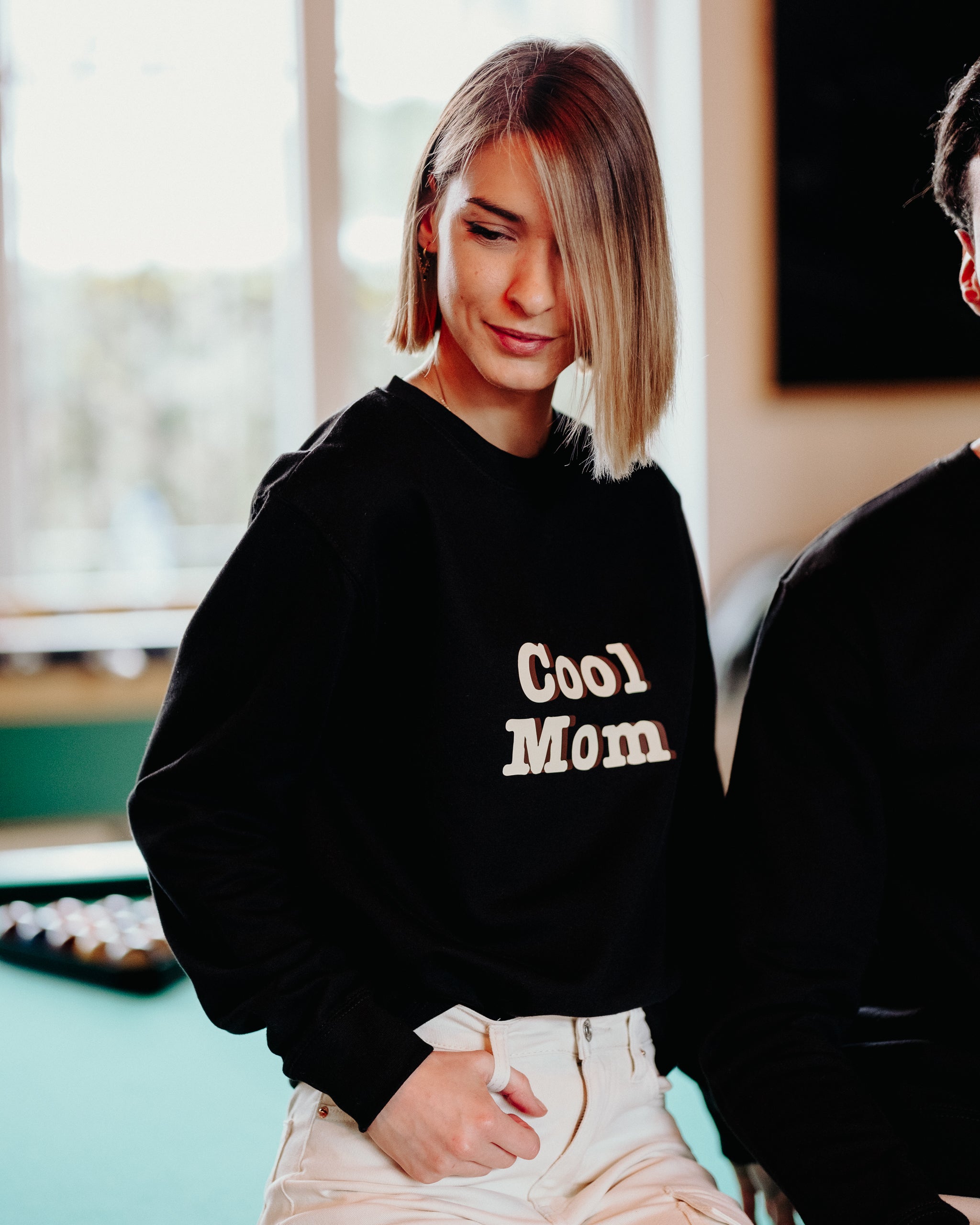 COOL MOM sweatshirt zwart
