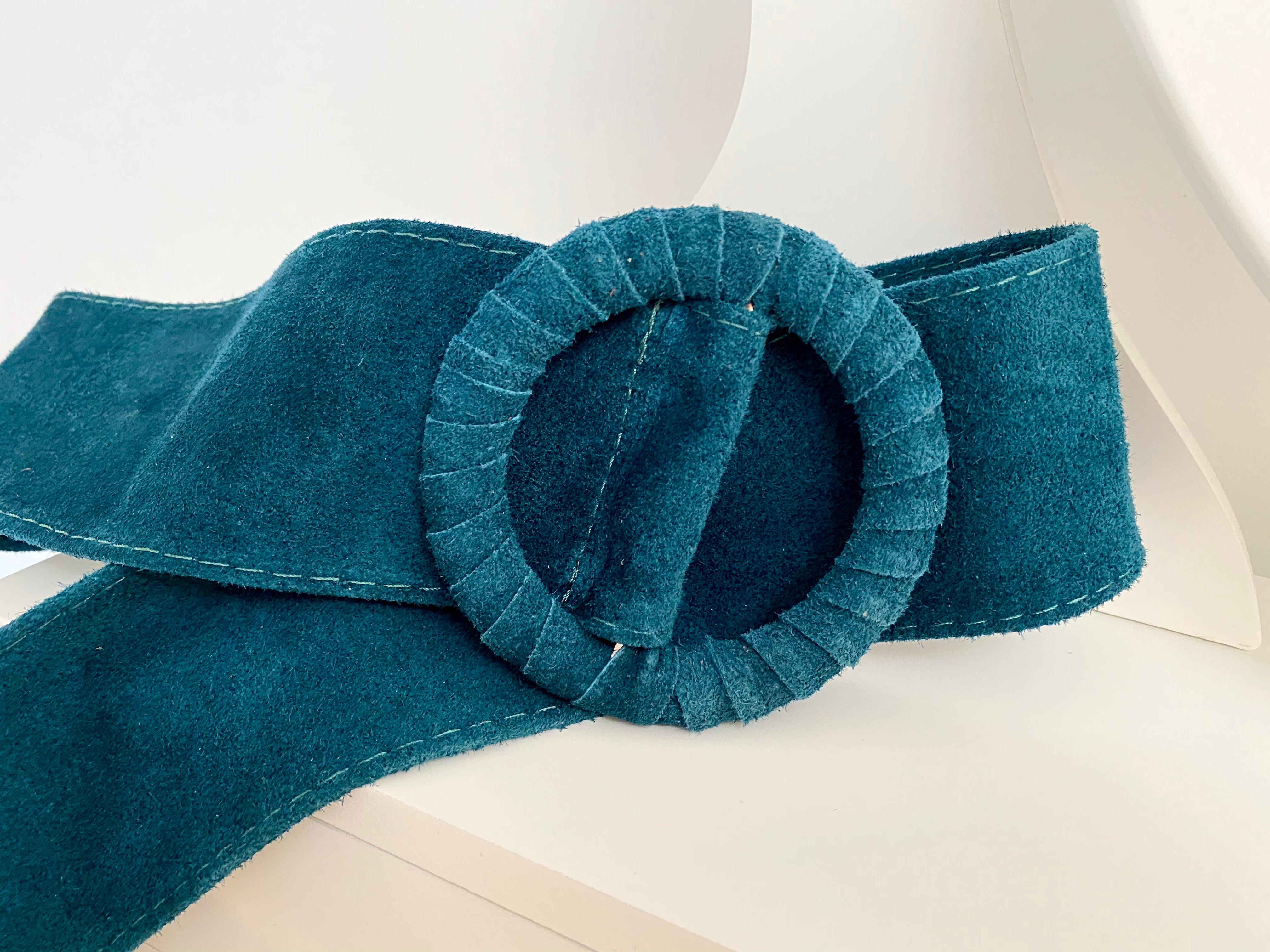 Entenblauer Ledergürtel