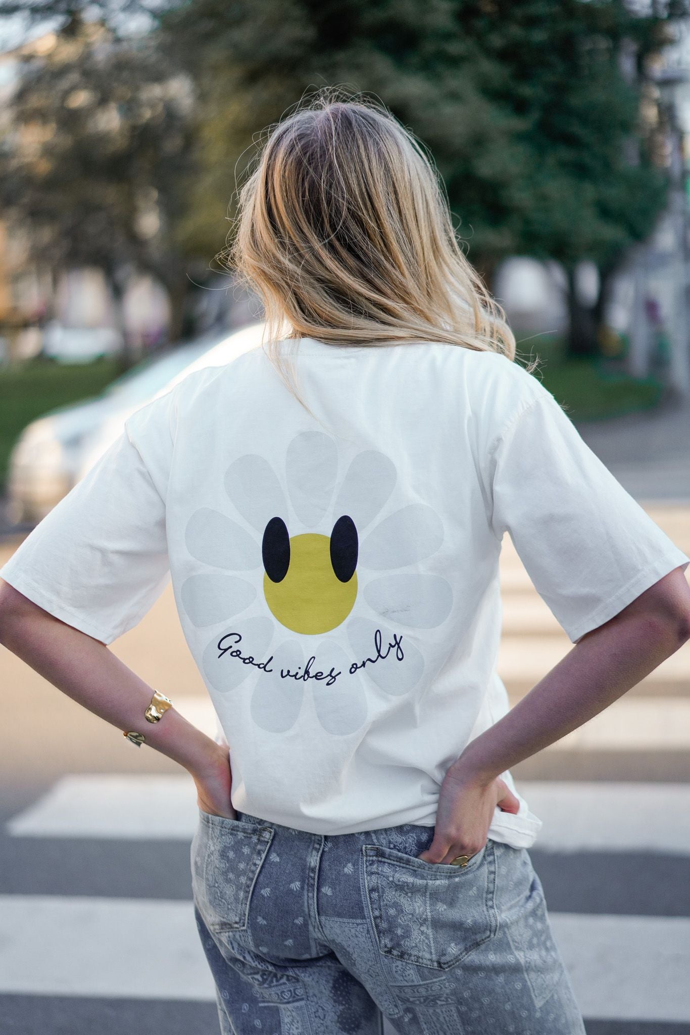 Tee-shirt Good vibes only marguerite blanc