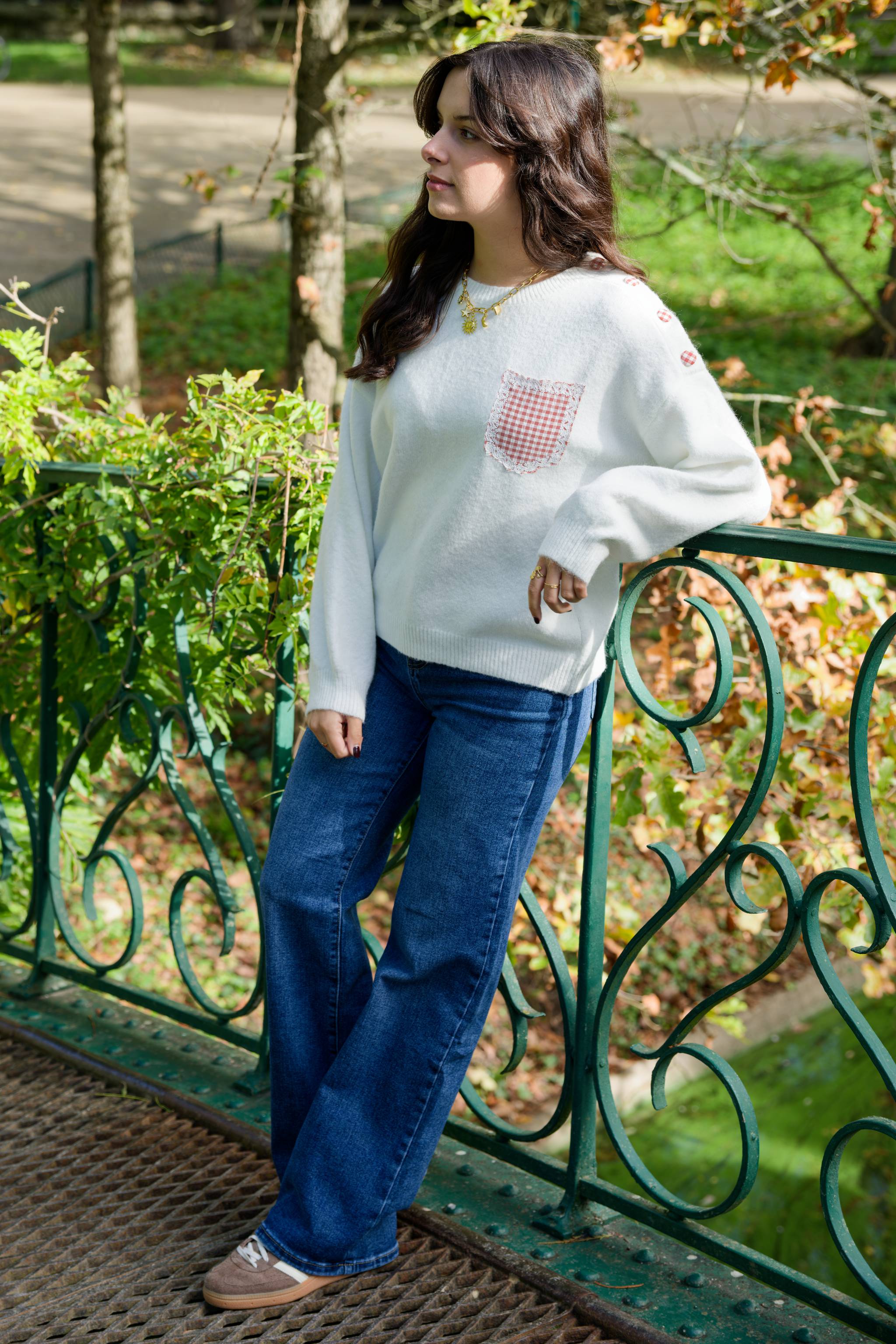 Pull VIC blanc et rouge