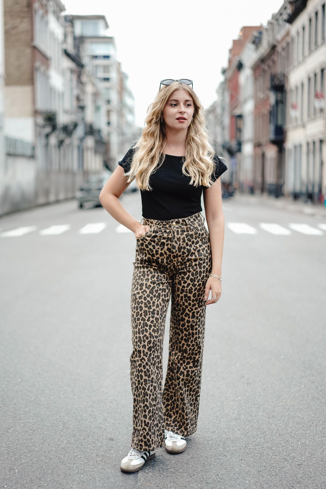 KELSIE Hose mit weitem Bein und Leopardenmuster