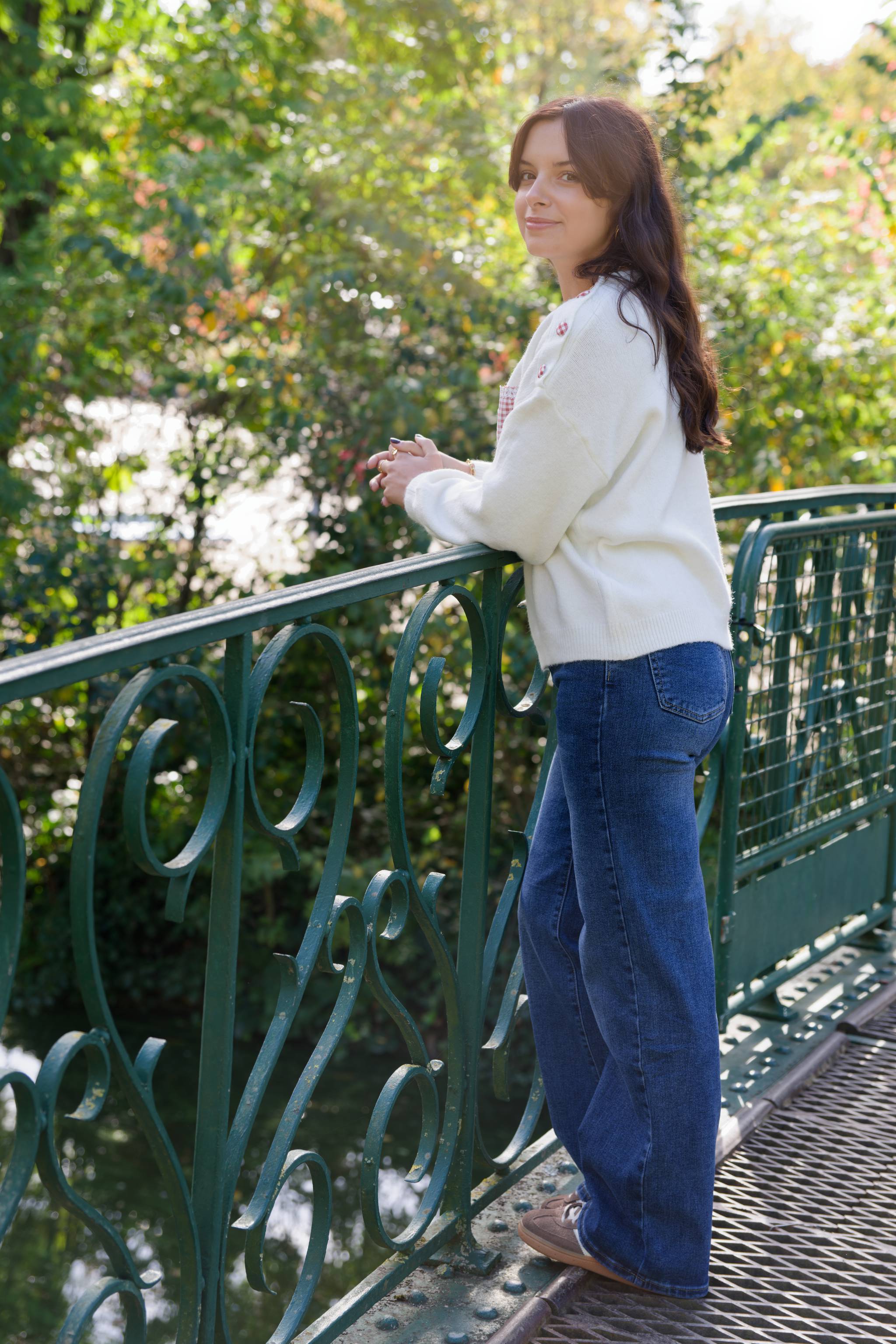 Pull VIC blanc et rouge