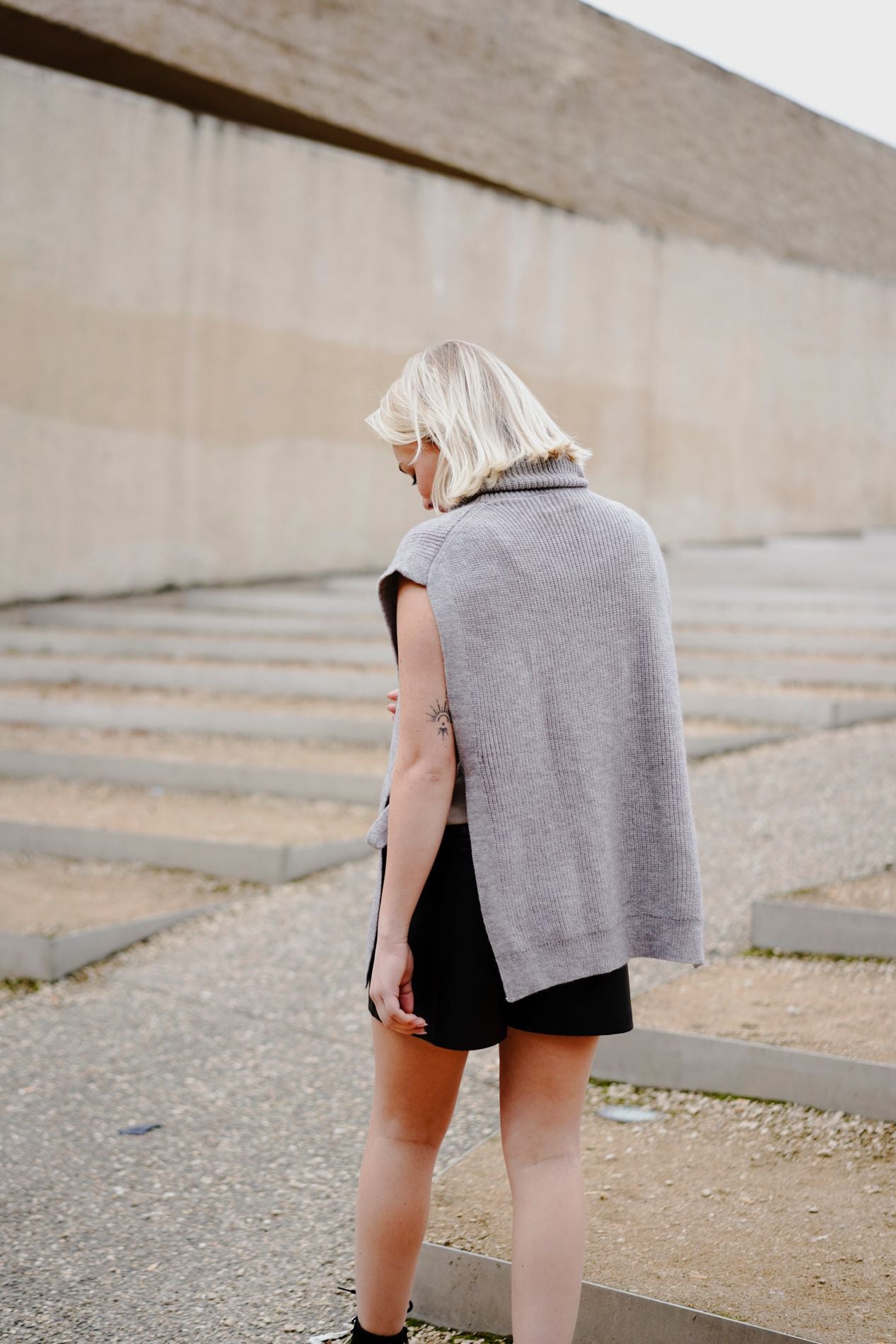 Pull sans manches SERENA gris