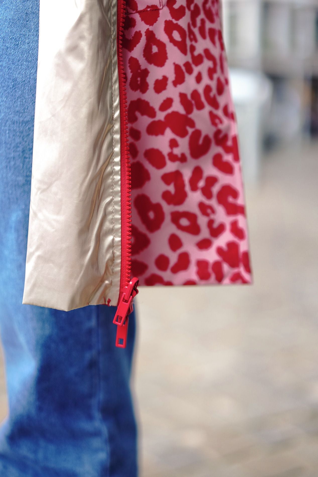 Wendbarer LIA-Parka mit Leopardenmuster in Rot und Gold