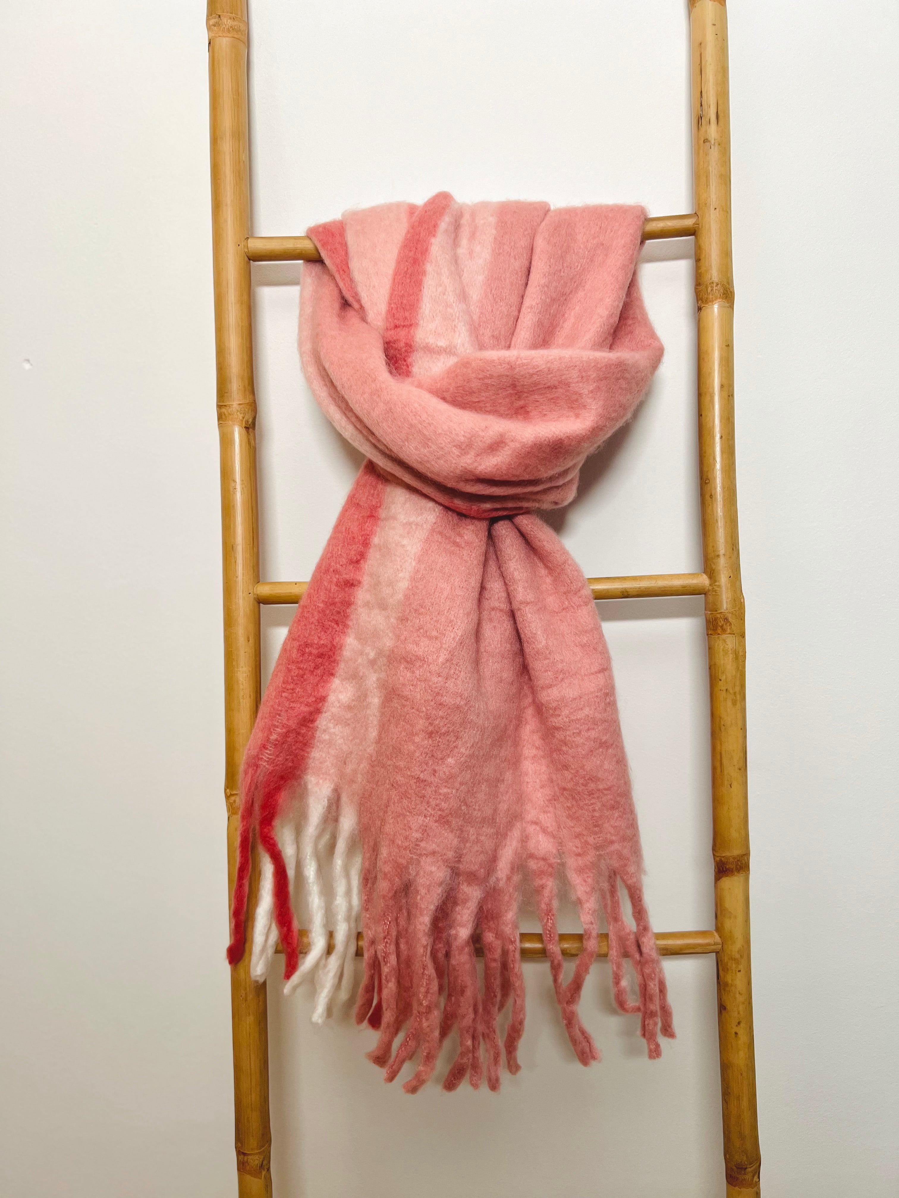 Écharpe vieux rose et rose poudré avec franges