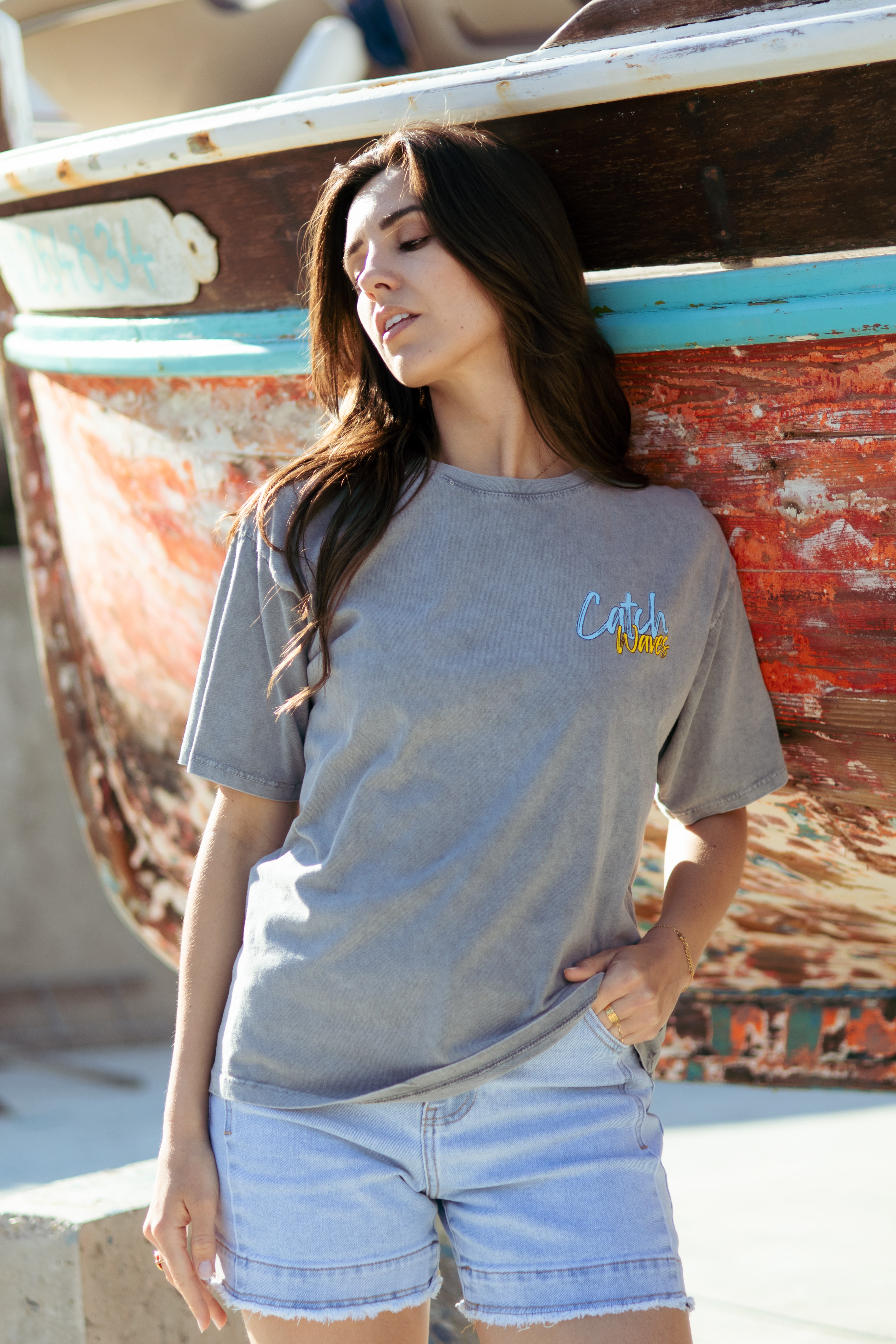 Tee-shirt CATCH WAVES NOT FEELINGS