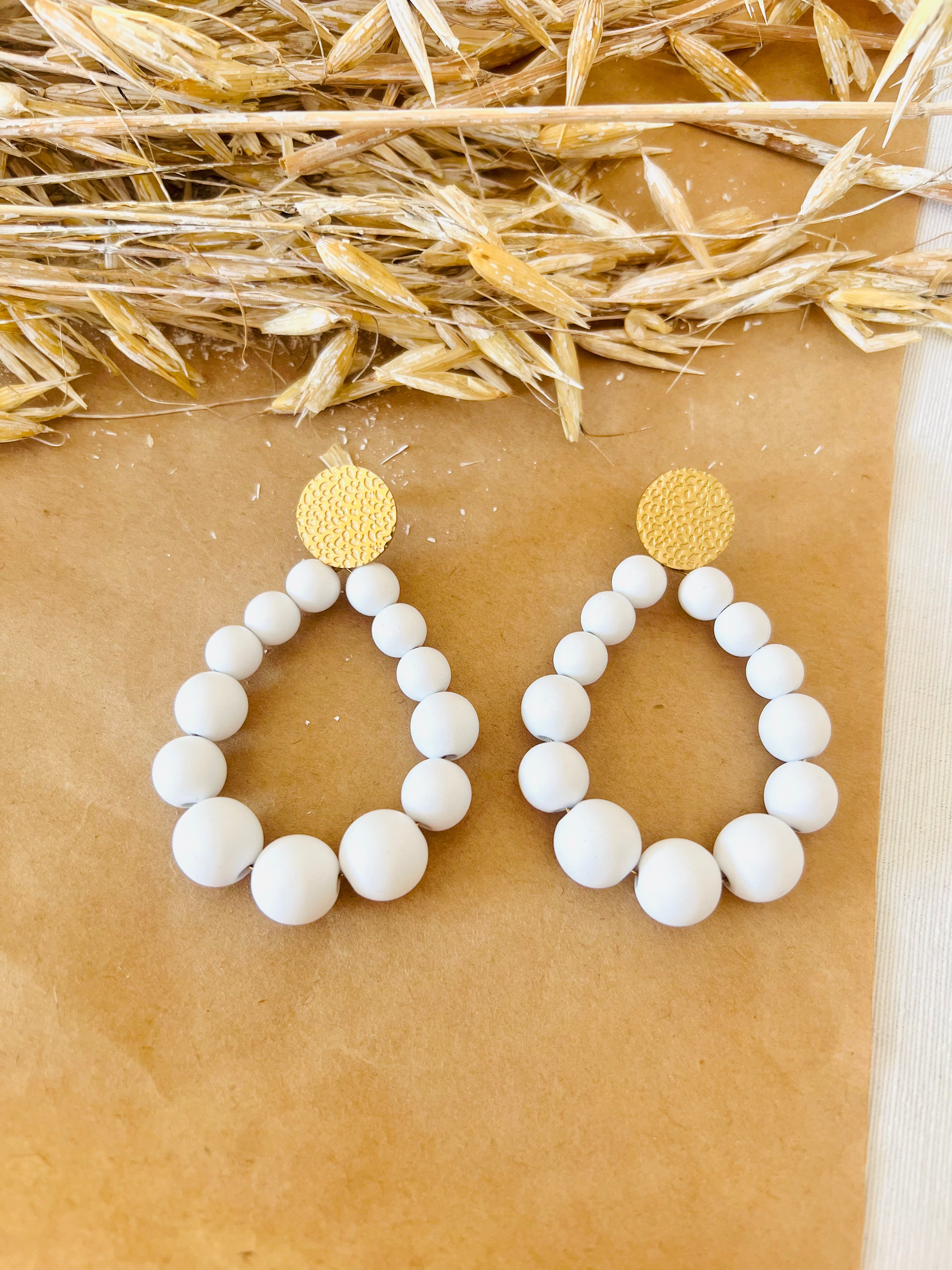 Boucles d’oreilles LUNA blanc mat